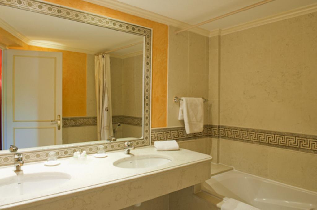 Hotel Restaurant Palais Cardinal Saint-Émilion Habitación foto